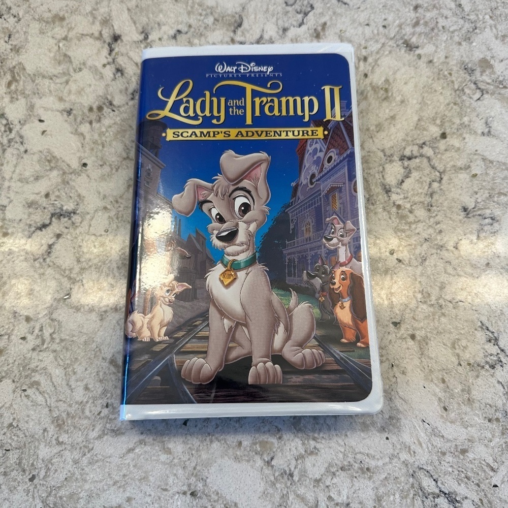 CHS tape - Disney-Lady ‎ and the Tramp II scamp's adventure